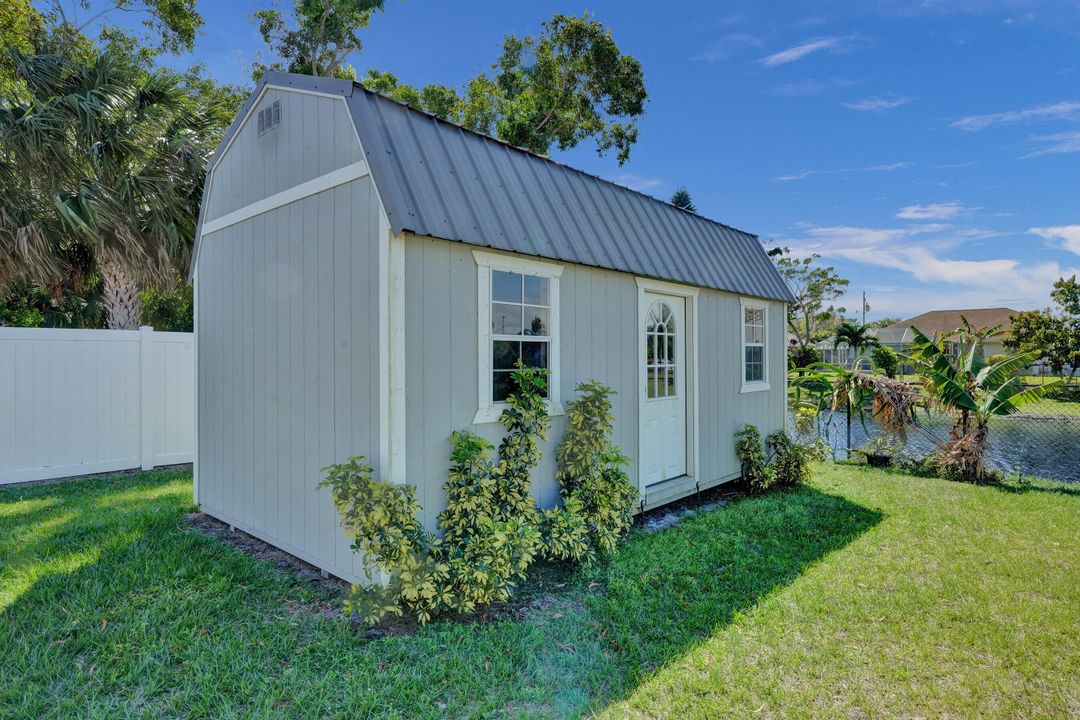 For Sale: $455,000 (4 beds, 2 baths, 2059 Square Feet)