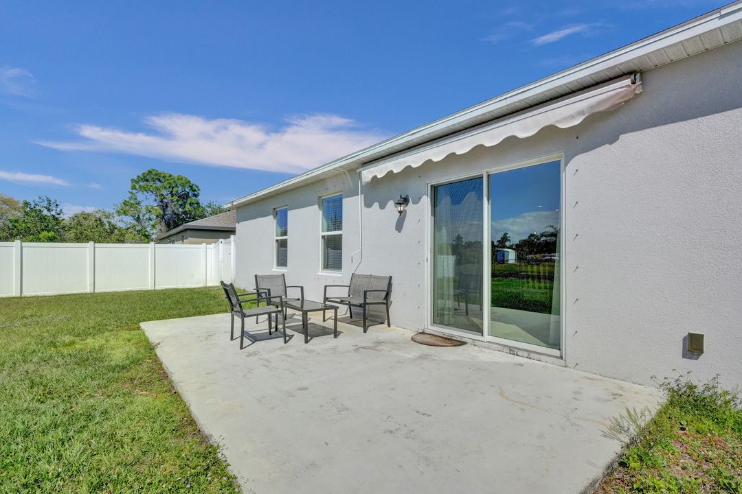 For Sale: $455,000 (4 beds, 2 baths, 2059 Square Feet)