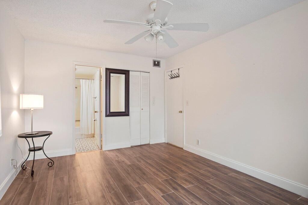 出租: $1,750 (2 贝兹, 2 浴室, 888 平方英尺)