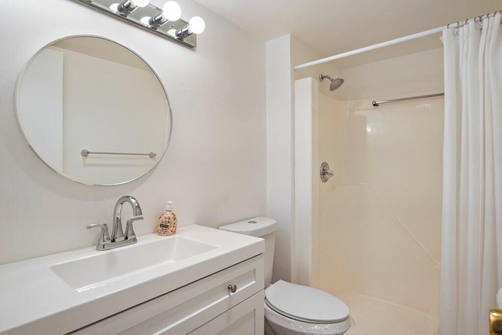 出租: $1,750 (2 贝兹, 2 浴室, 888 平方英尺)