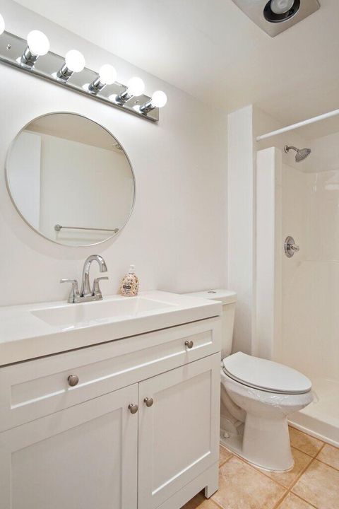 出租: $1,750 (2 贝兹, 2 浴室, 888 平方英尺)