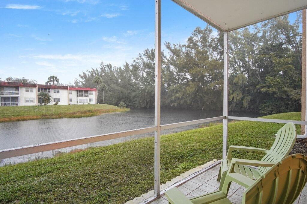 出租: $1,750 (2 贝兹, 2 浴室, 888 平方英尺)