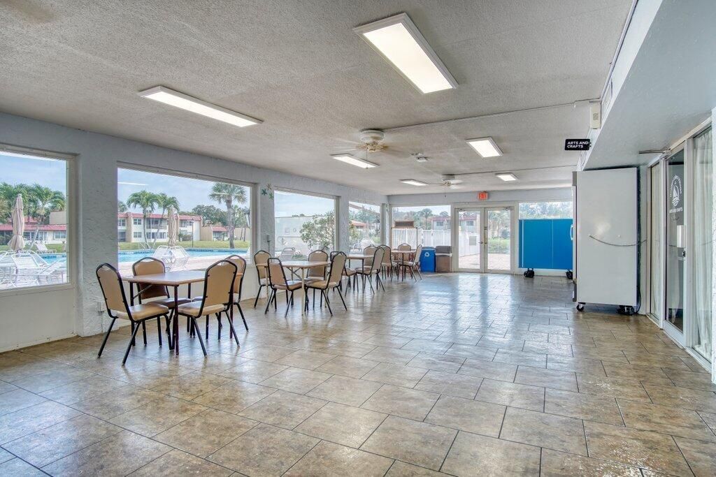 出租: $1,750 (2 贝兹, 2 浴室, 888 平方英尺)