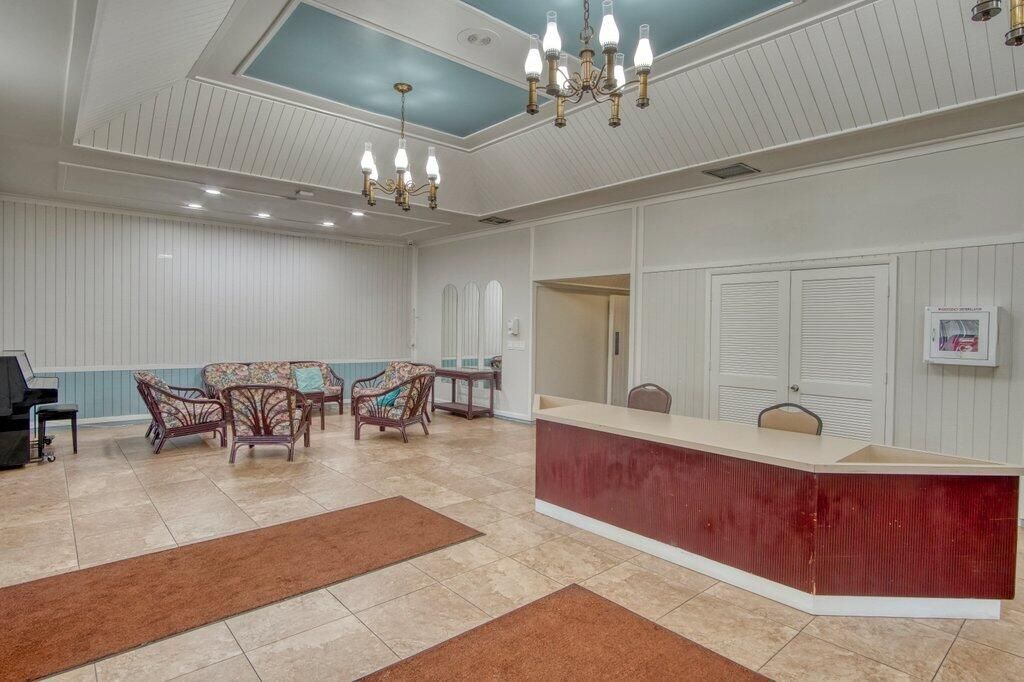 出租: $1,750 (2 贝兹, 2 浴室, 888 平方英尺)