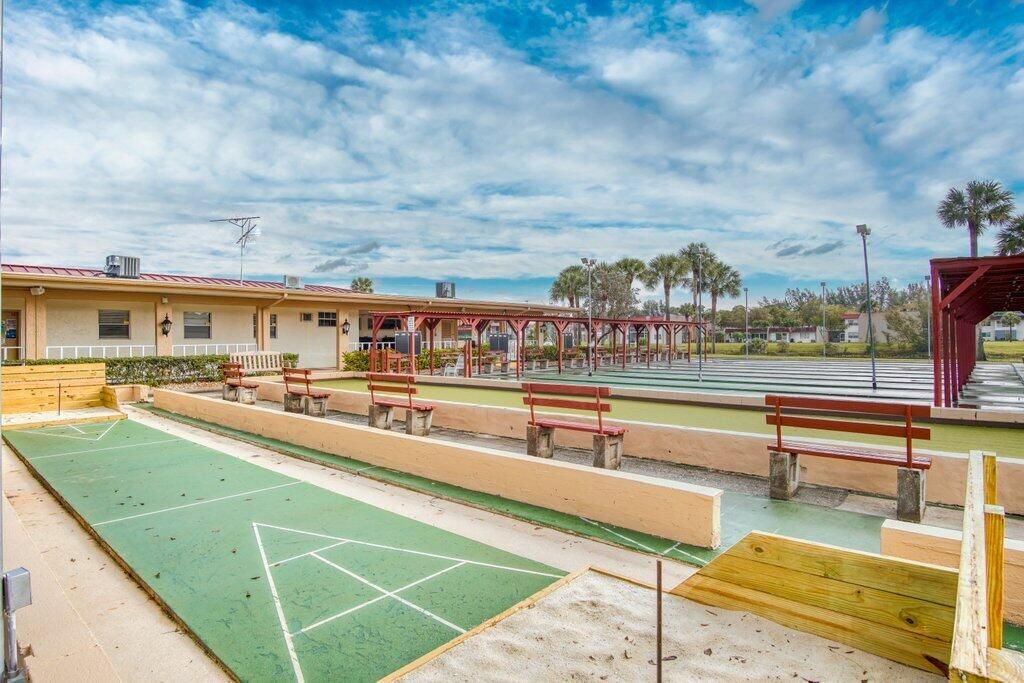 出租: $1,750 (2 贝兹, 2 浴室, 888 平方英尺)