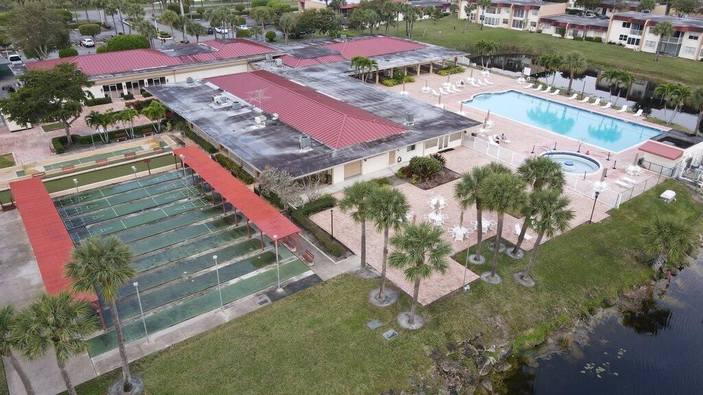 出租: $1,750 (2 贝兹, 2 浴室, 888 平方英尺)