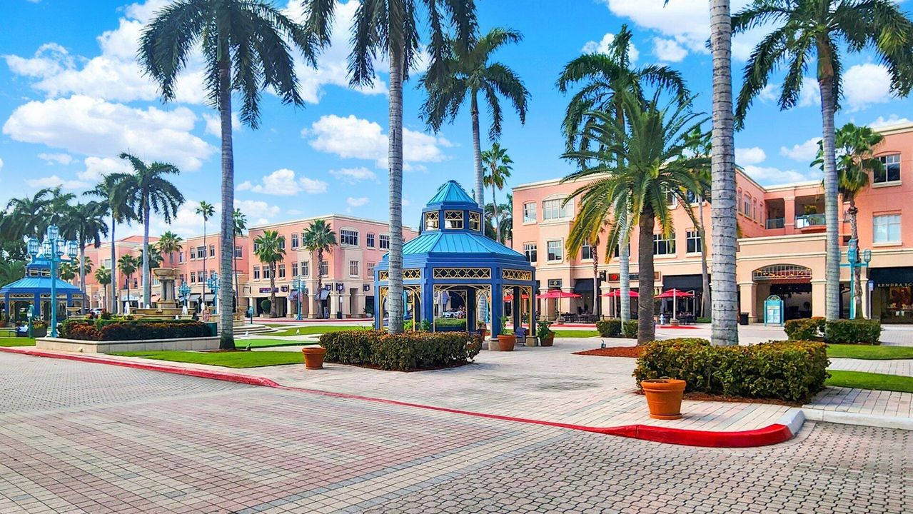 For Sale: $214,900 (2 beds, 2 baths, 1014 Square Feet)