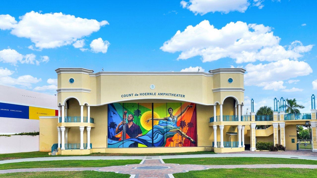 For Sale: $214,900 (2 beds, 2 baths, 1014 Square Feet)