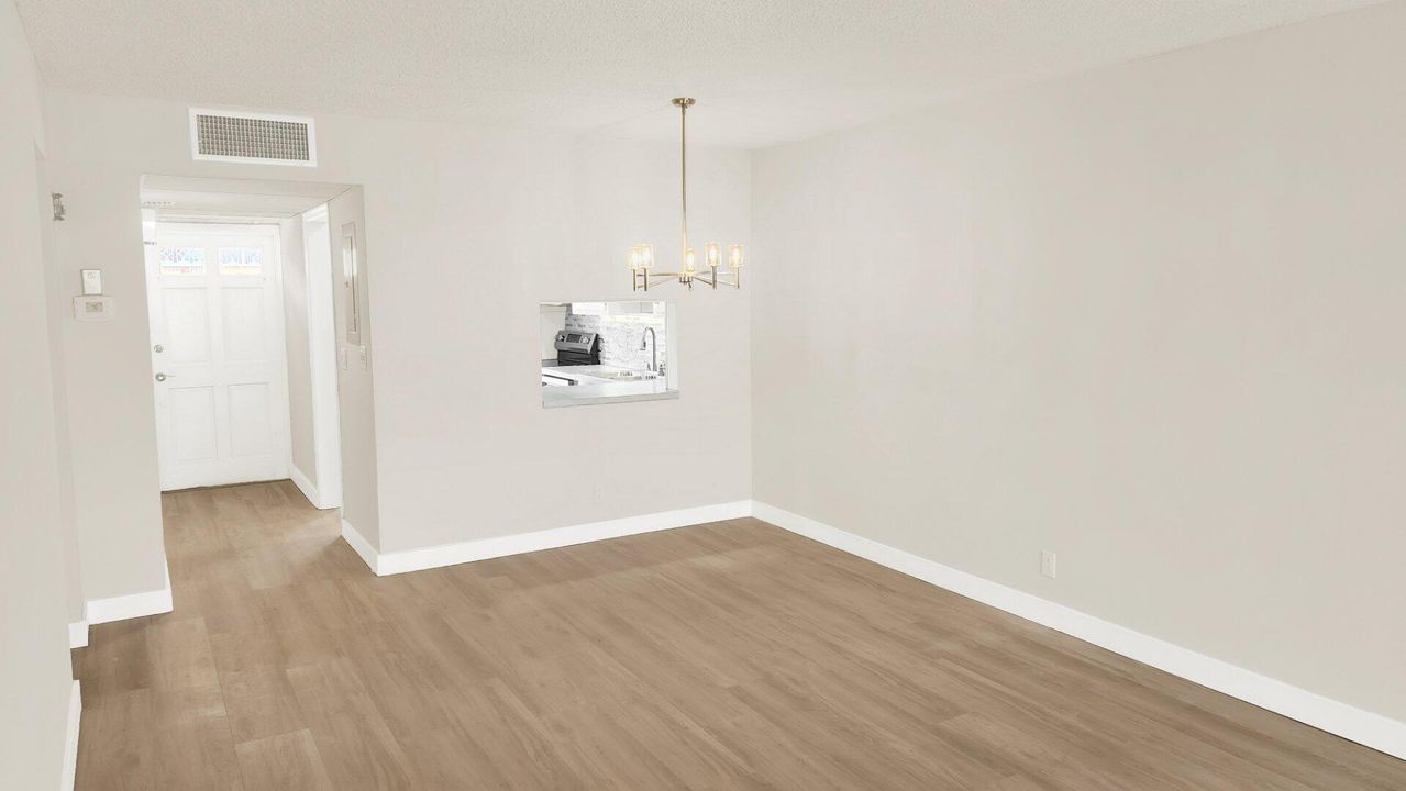 For Sale: $214,900 (2 beds, 2 baths, 1014 Square Feet)