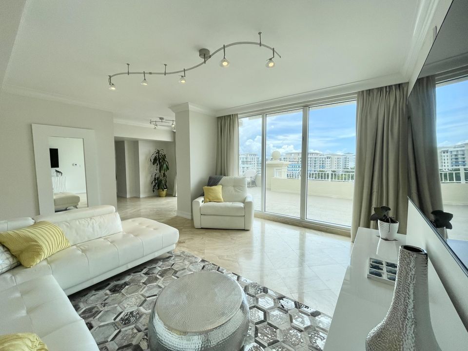 В аренду: $10,500 (3 спален, 3 ванн, 2894 Квадратных фут)