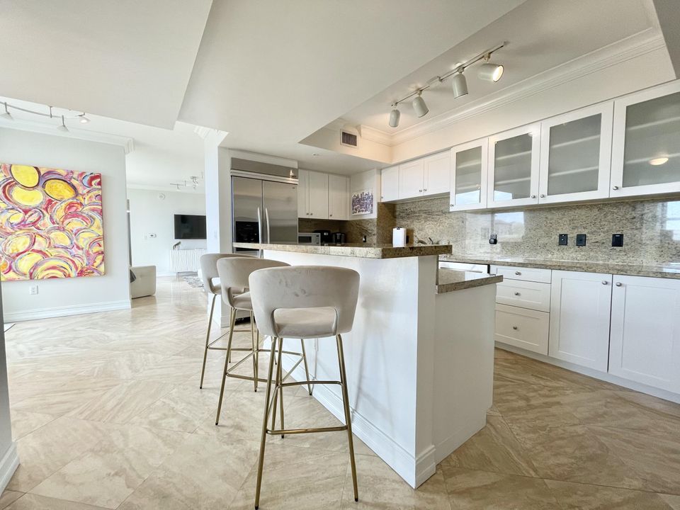 В аренду: $10,500 (3 спален, 3 ванн, 2894 Квадратных фут)