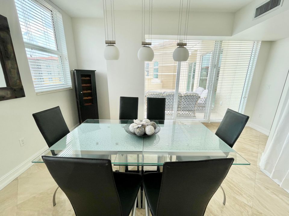 В аренду: $10,500 (3 спален, 3 ванн, 2894 Квадратных фут)