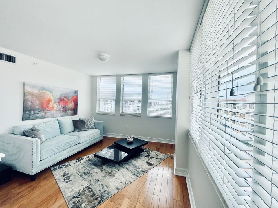 В аренду: $10,500 (3 спален, 3 ванн, 2894 Квадратных фут)