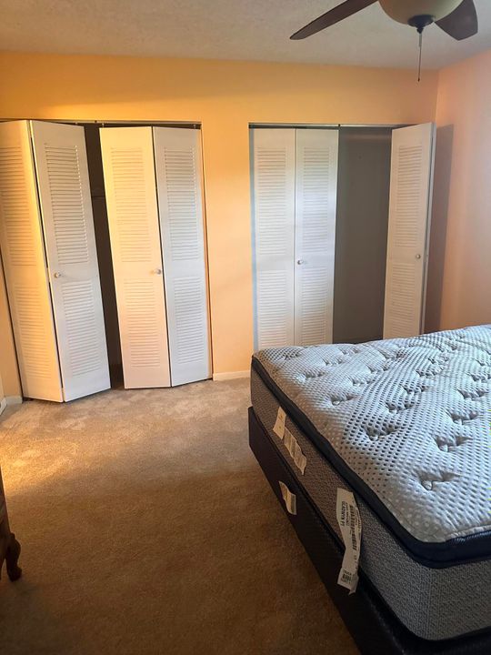 For Sale: $89,900 (2 beds, 2 baths, 958 Square Feet)