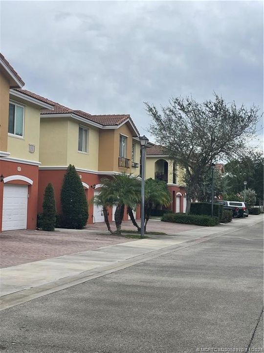 En Venta: $299,000 (3 camas, 2 baños, 1427 Pies cuadrados)