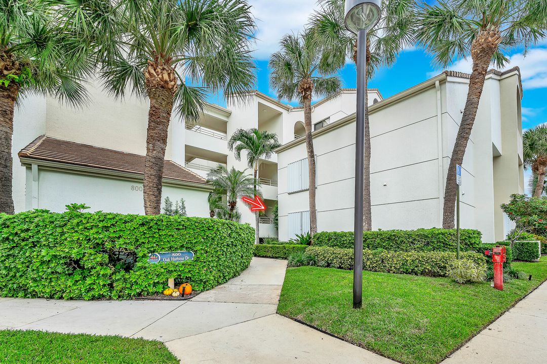 For Rent: $4,000 (2 beds, 2 baths, 1301 Square Feet)