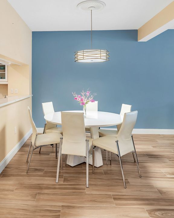 For Rent: $4,000 (2 beds, 2 baths, 1301 Square Feet)