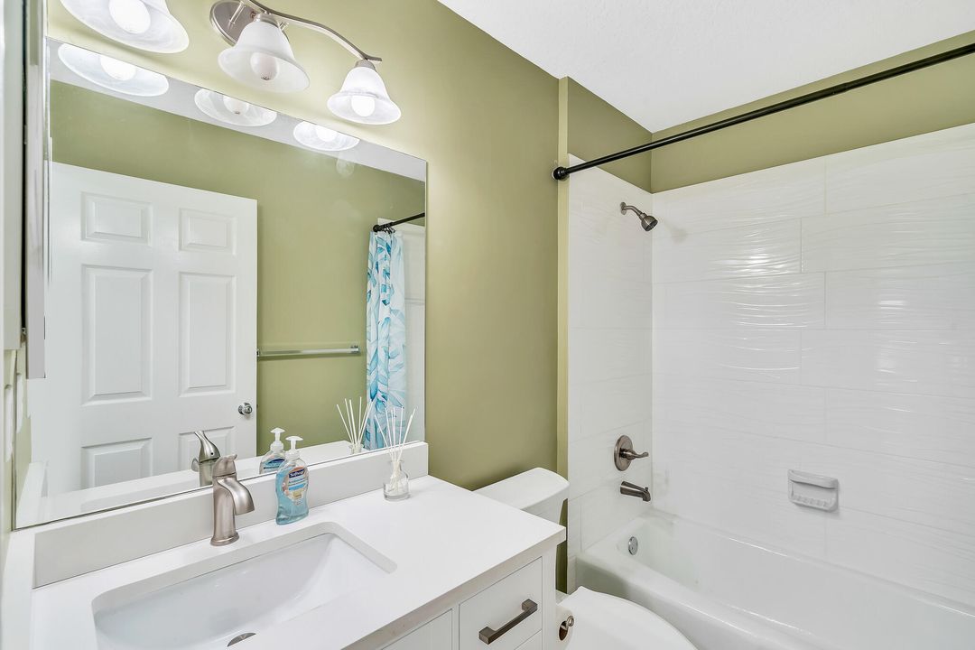 For Rent: $4,000 (2 beds, 2 baths, 1301 Square Feet)