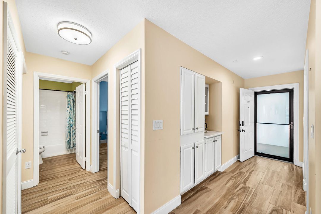 For Rent: $4,000 (2 beds, 2 baths, 1301 Square Feet)