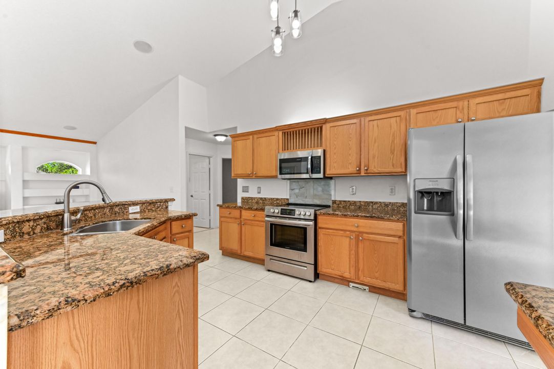 В аренду: $3,000 (3 спален, 2 ванн, 2107 Квадратных фут)