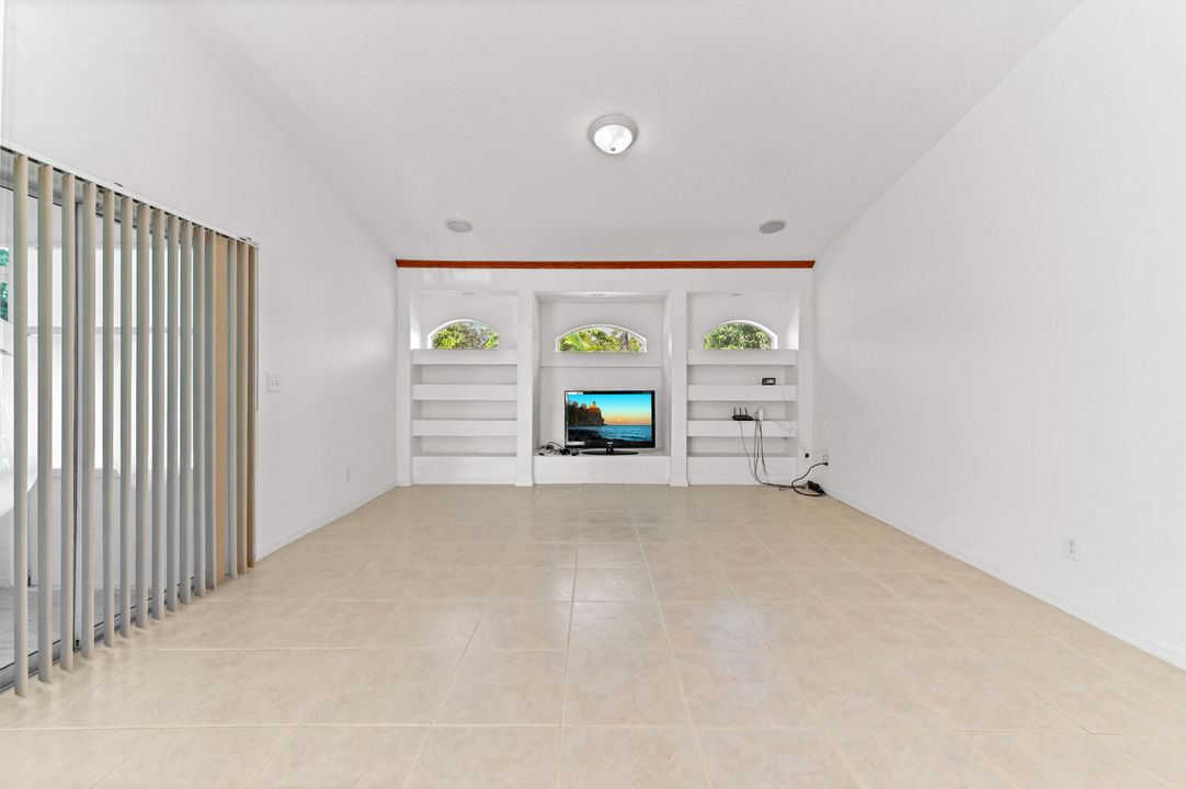 В аренду: $3,000 (3 спален, 2 ванн, 2107 Квадратных фут)