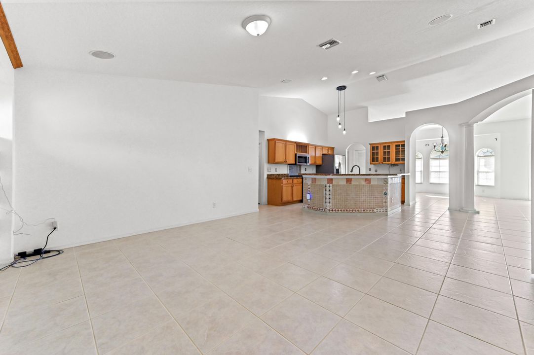 В аренду: $3,000 (3 спален, 2 ванн, 2107 Квадратных фут)