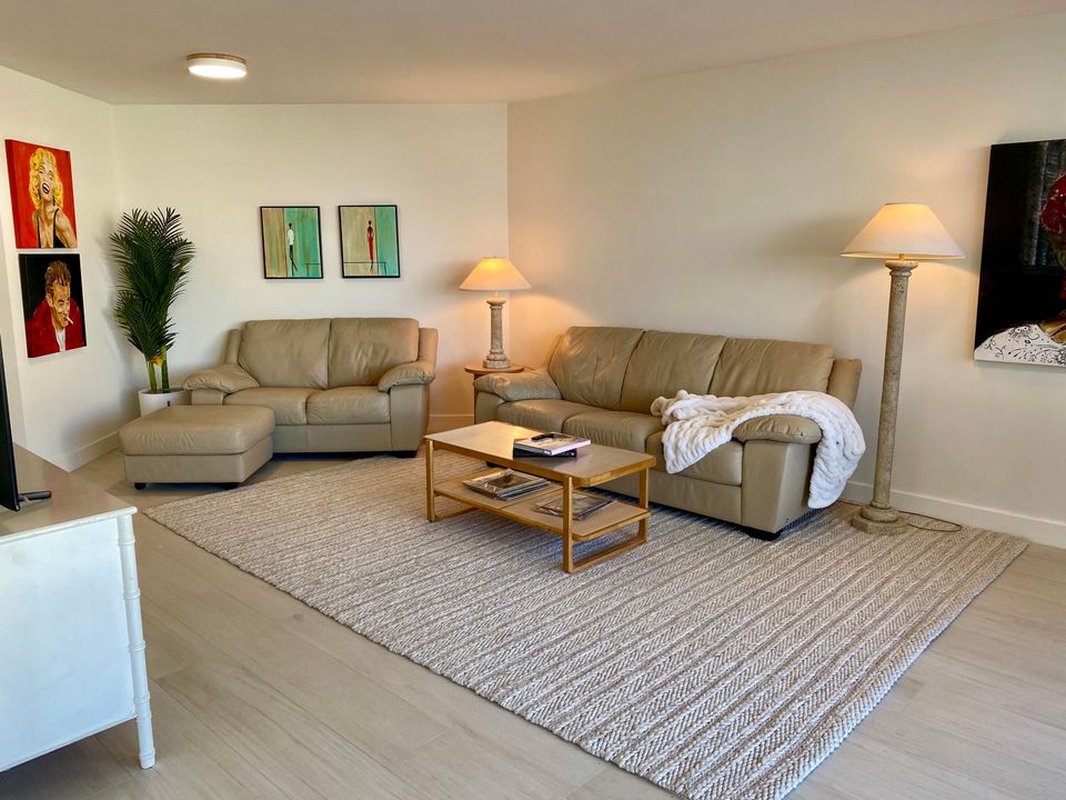 For Rent: $5,500 (2 beds, 2 baths, 1380 Square Feet)