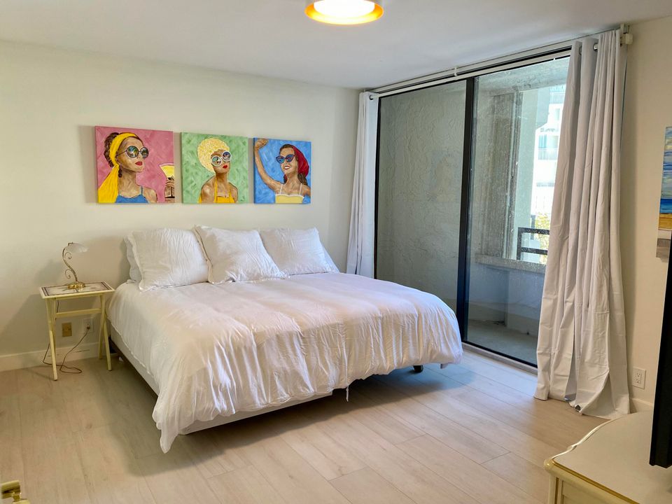 For Rent: $5,500 (2 beds, 2 baths, 1380 Square Feet)