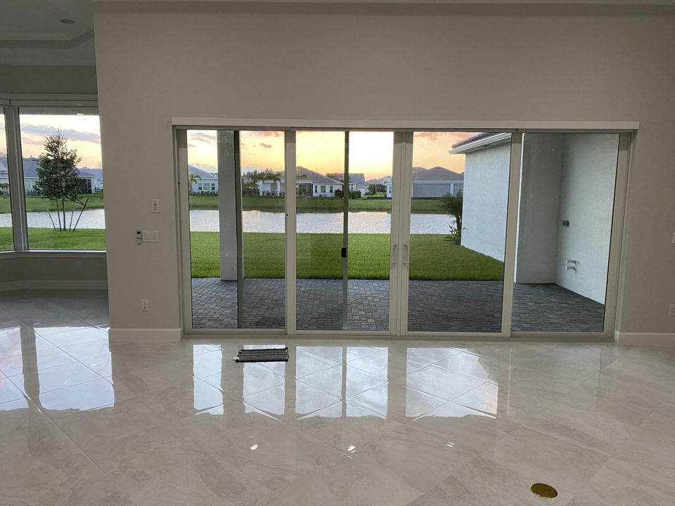 For Rent: $5,950 (5 beds, 4 baths, 3585 Square Feet)