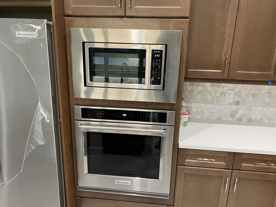 For Rent: $5,950 (5 beds, 4 baths, 3585 Square Feet)