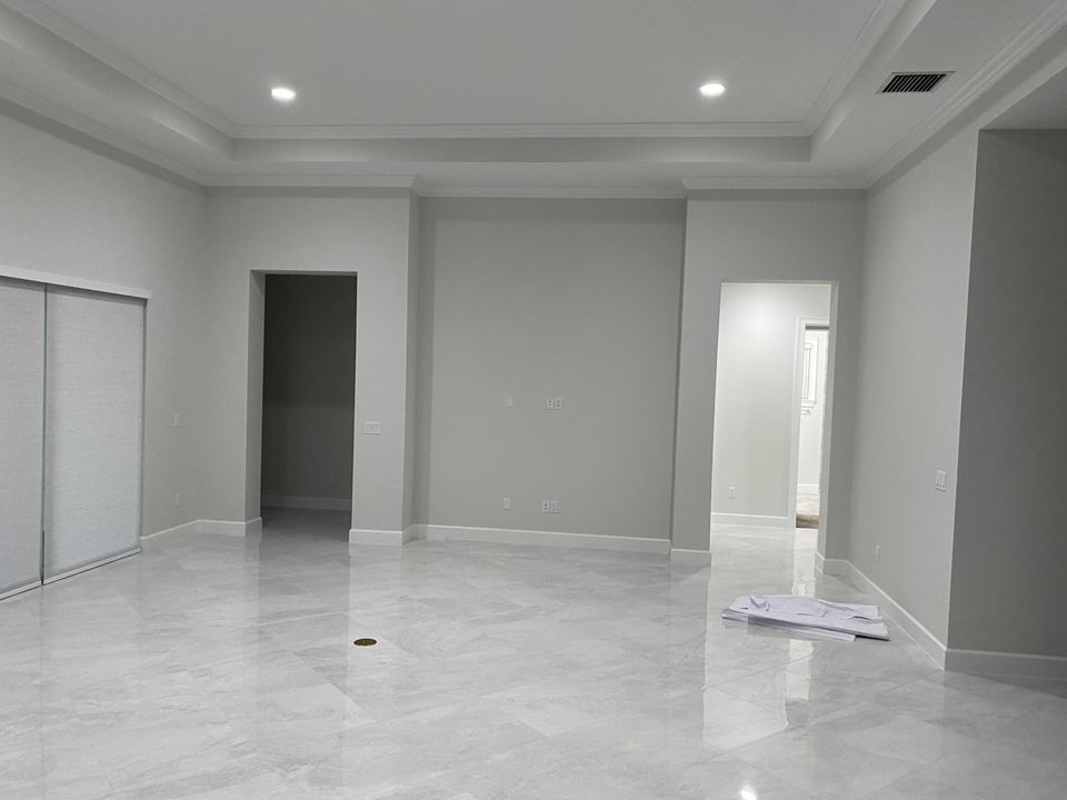 For Rent: $5,950 (5 beds, 4 baths, 3585 Square Feet)