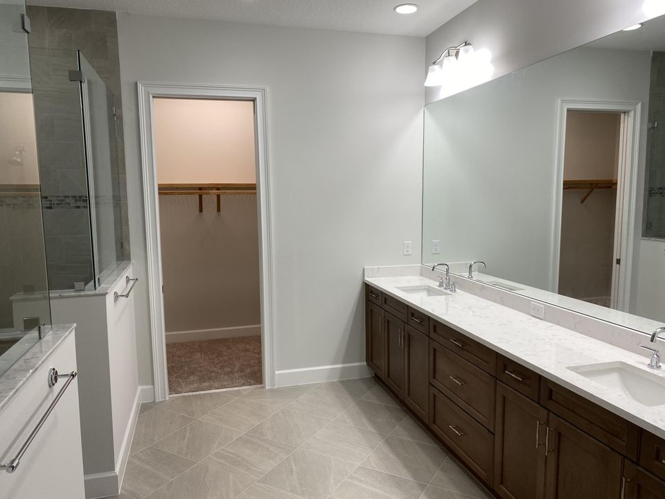 For Rent: $5,950 (5 beds, 4 baths, 3585 Square Feet)