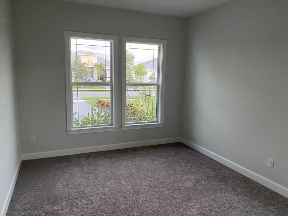 For Rent: $5,950 (5 beds, 4 baths, 3585 Square Feet)