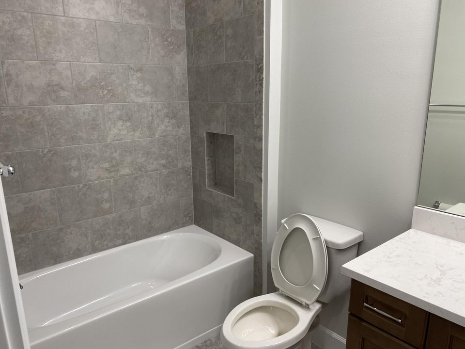 For Rent: $5,950 (5 beds, 4 baths, 3585 Square Feet)