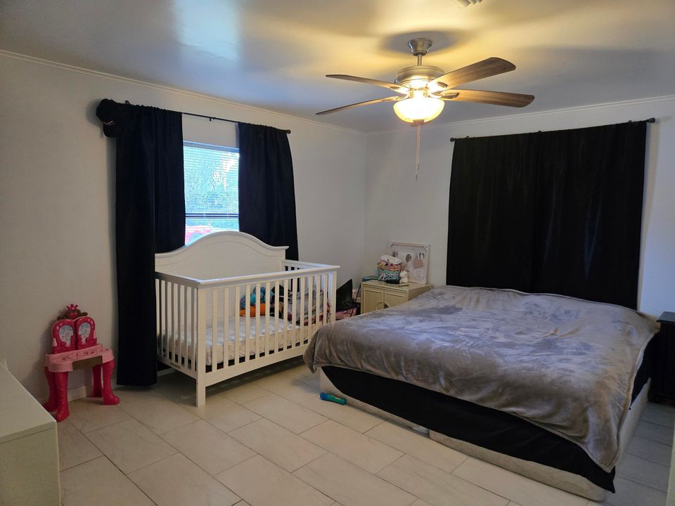 待售: $425,000 (2 贝兹, 1 浴室, 1260 平方英尺)