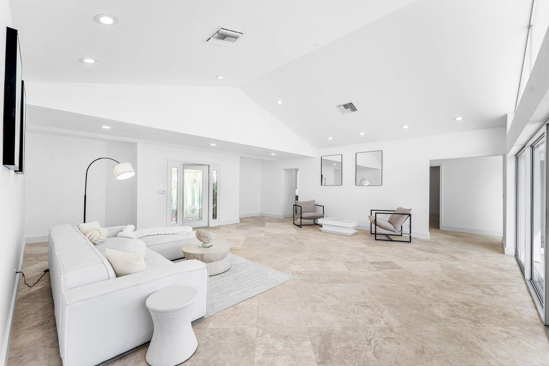 На продажу: $2,294,000 (4 спален, 3 ванн, 2833 Квадратных фут)