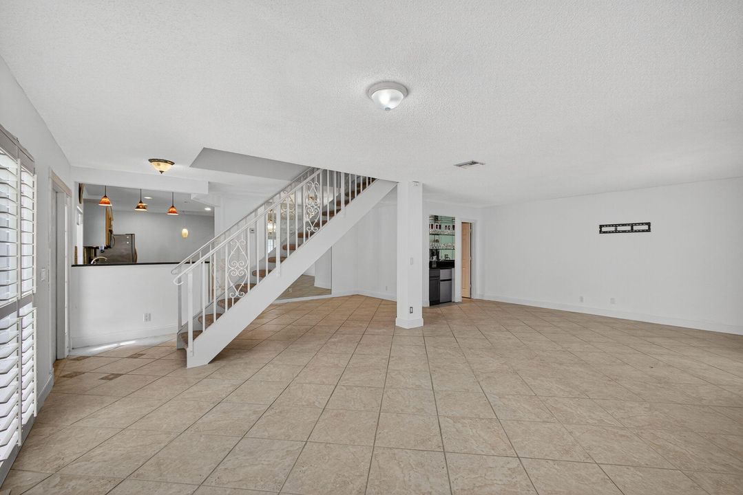 待售: $375,000 (3 贝兹, 2 浴室, 1848 平方英尺)