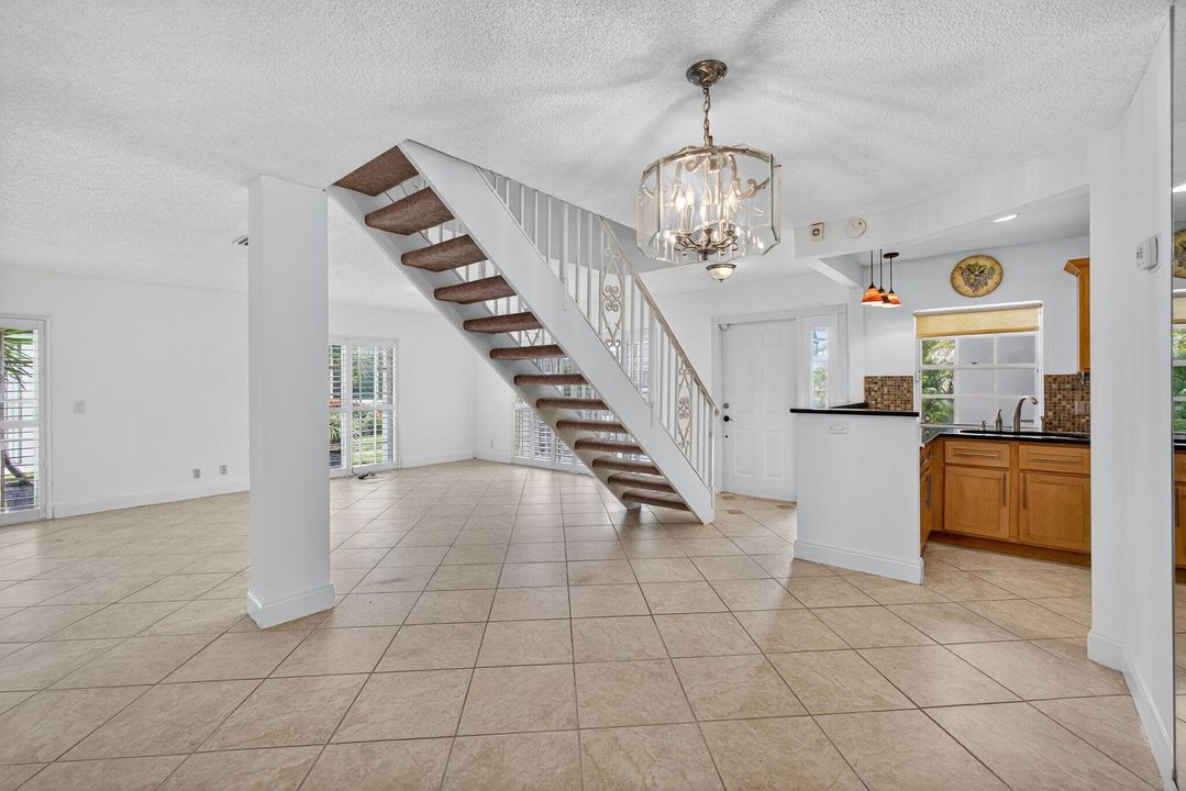 待售: $375,000 (3 贝兹, 2 浴室, 1848 平方英尺)