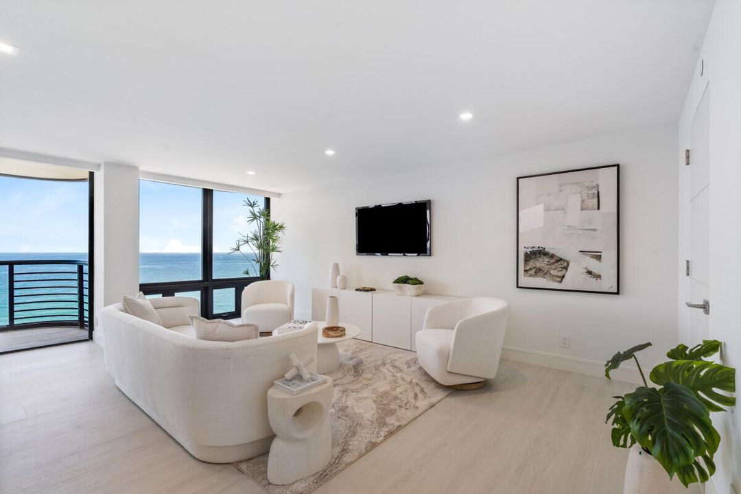 合同活跃: $2,149,000 (2 贝兹, 2 浴室, 1526 平方英尺)