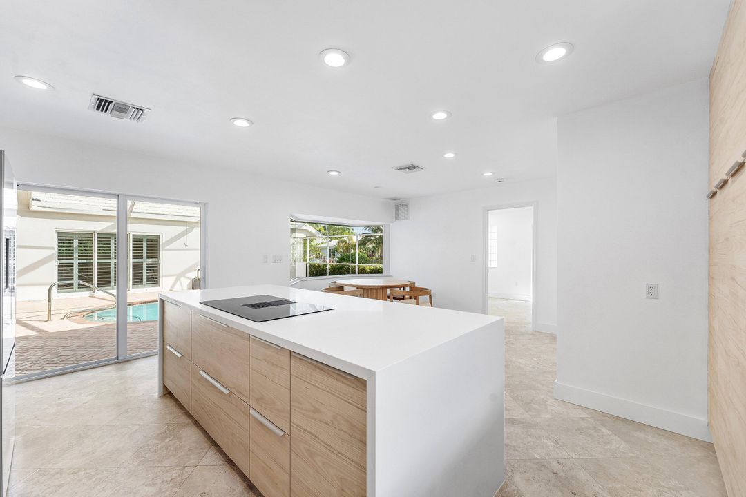 На продажу: $2,294,000 (4 спален, 3 ванн, 2833 Квадратных фут)