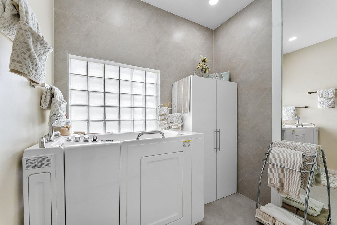 For Sale: $450,000 (3 beds, 2 baths, 1459 Square Feet)