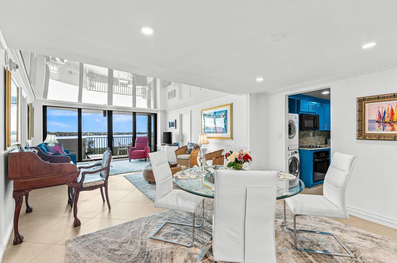 For Sale: $1,595,000 (2 beds, 2 baths, 1247 Square Feet)