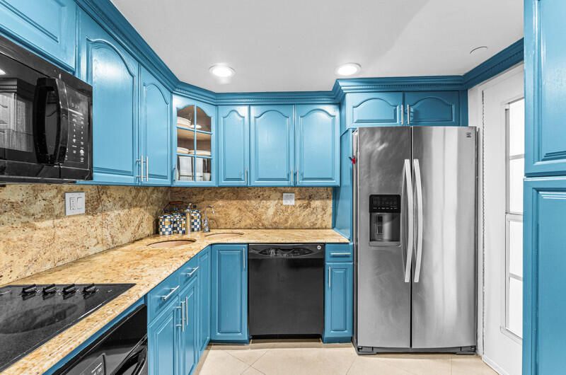 For Sale: $1,595,000 (2 beds, 2 baths, 1247 Square Feet)