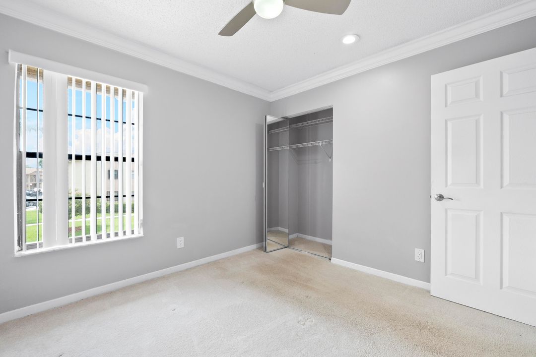 For Rent: $2,000 (2 beds, 2 baths, 912 Square Feet)