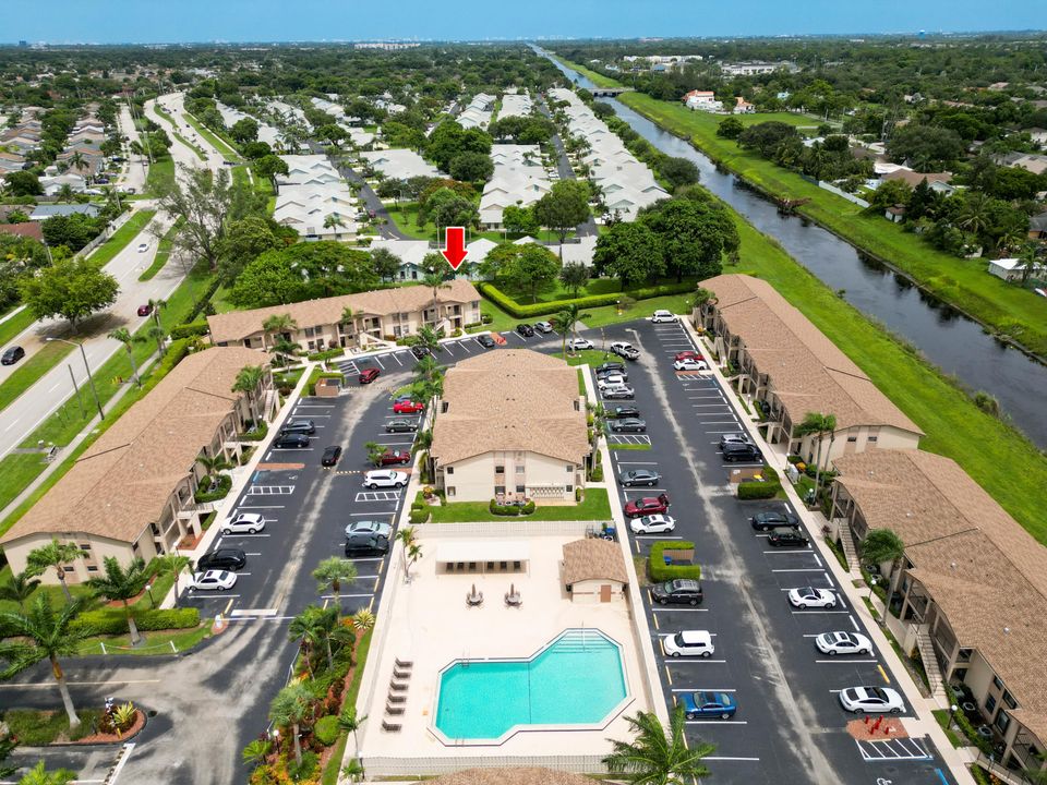 For Rent: $2,000 (2 beds, 2 baths, 912 Square Feet)