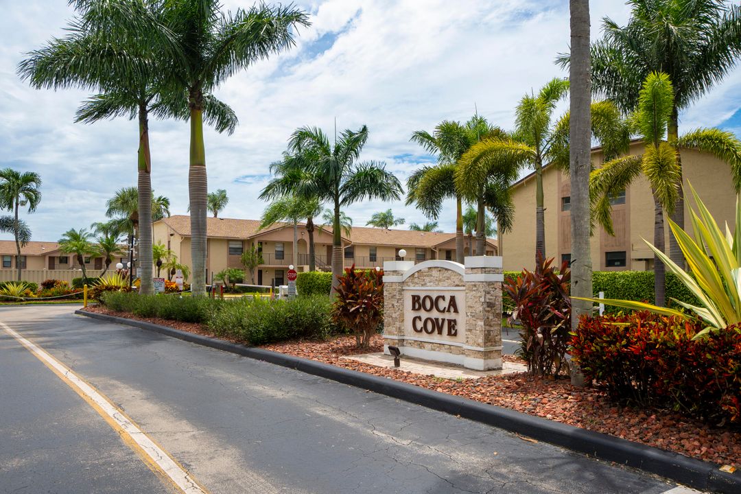 For Rent: $2,000 (2 beds, 2 baths, 912 Square Feet)