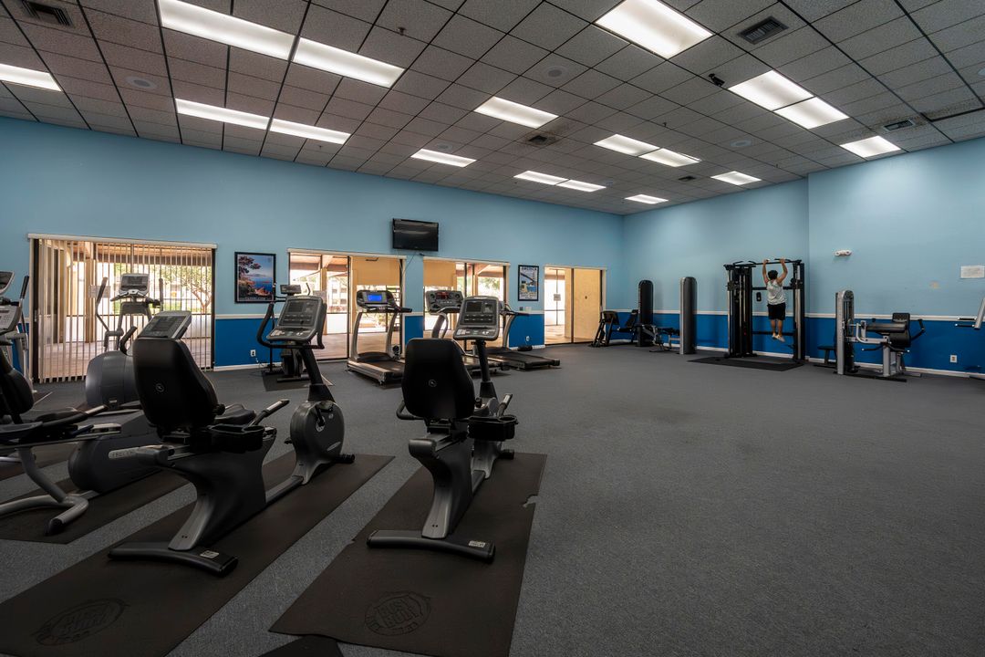 For Rent: $2,000 (2 beds, 2 baths, 912 Square Feet)