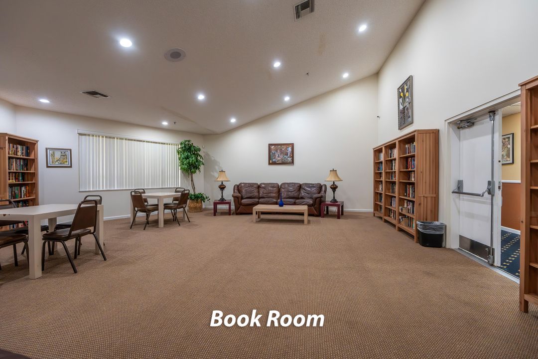 For Rent: $2,000 (2 beds, 2 baths, 912 Square Feet)