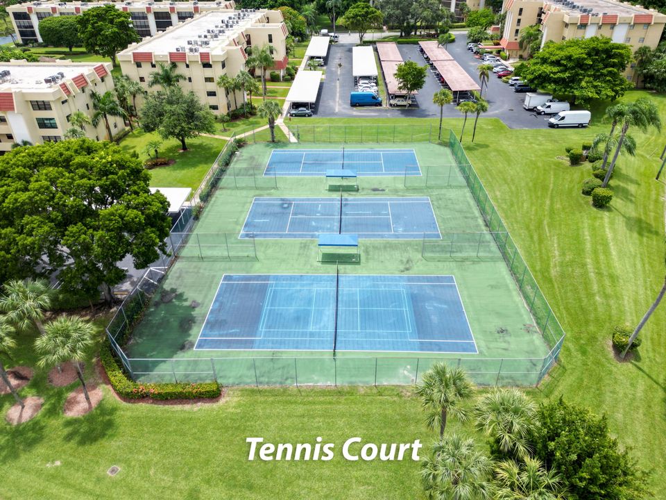 For Rent: $2,000 (2 beds, 2 baths, 912 Square Feet)