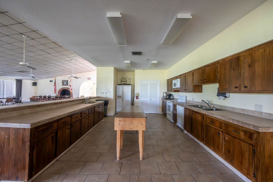 For Rent: $2,000 (2 beds, 2 baths, 912 Square Feet)